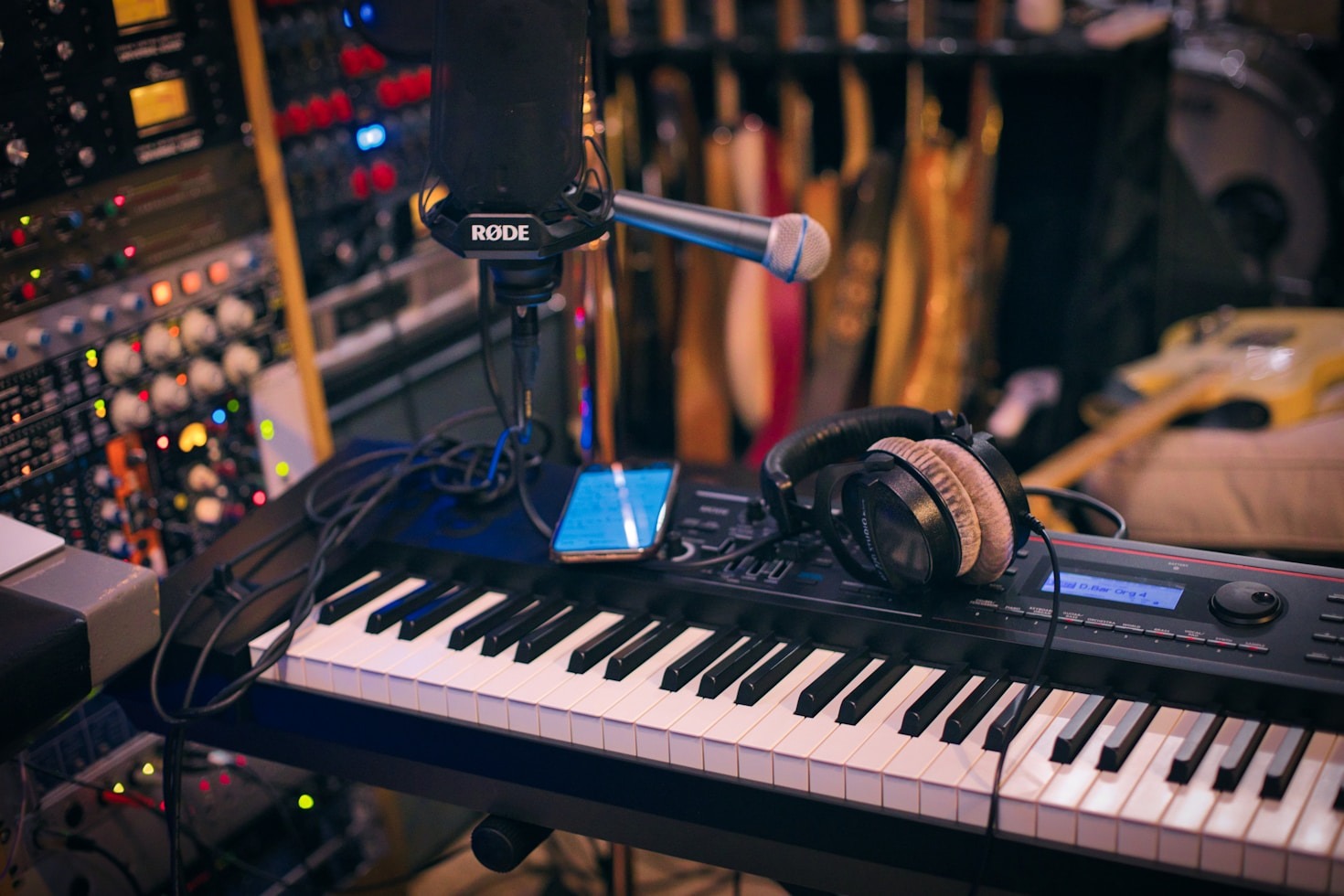 Mastering Creativity in Songwriting